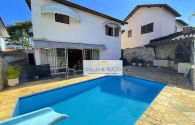 Imagem: A casa em condomínio possui 4 Dormitórios, 5 Banheiros, 5