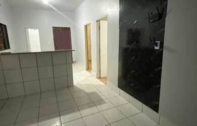 Imagem: A casa possui 2 Dormitórios, 1 Banheiro e está localizado