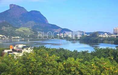 Imagem: O apartamento possui 4 Dormitórios, 5 Banheiros, 4 Vagas na