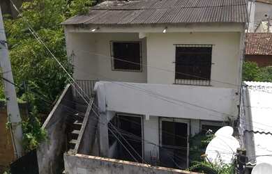 Imagem: A casa possui 5 Dormitórios, 4 Banheiros, 180m² de Área e