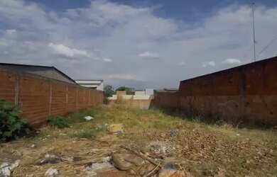 Imagem: O terreno possui 300m² de Área e está localizado em Jundiaí