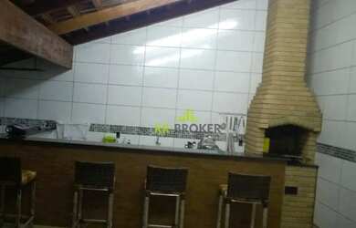 Imagem: A casa possui 2 Dormitórios, 2 Banheiros, 3 Vagas na garagem