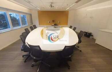 Imagem: O depósito possui 5 Vagas na garagem, 246m² de Área e está