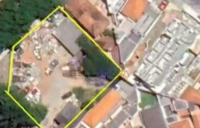 Imagem: O terreno possui 1.098m² de Área e está localizado em Vila