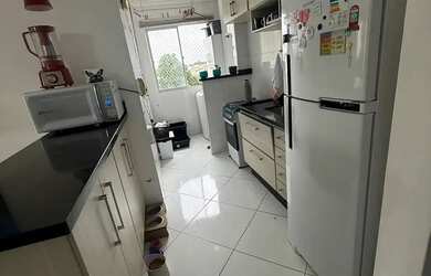 Imagem: O apartamento possui 2 Dormitórios, 1 Banheiro, 1 Vaga na garagem