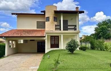 Imagem: A casa em condomínio possui 4 Dormitórios, 5 Banheiros, 4