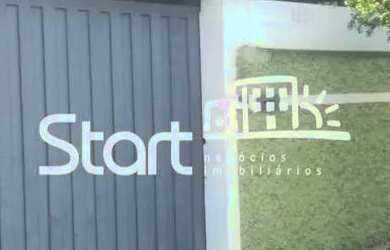 Imagem: A casa possui 2 Dormitórios, 2 Banheiros, 2 Vagas na garagem