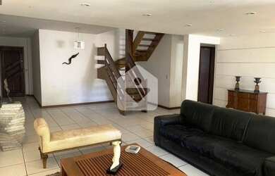 Imagem: O apartamento na cobertura possui 3 Dormitórios, 2 Banheiros