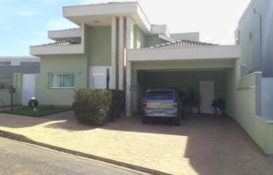 Imagem: A casa em condomínio possui 3 Dormitórios, 4 Banheiros, 4