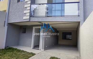 Imagem: A casa possui 3 Dormitórios, 2 Banheiros, 2 Vagas na garagem