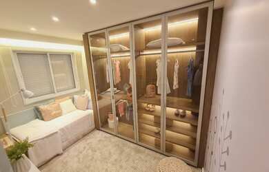 Imagem: O apartamento possui 3 Dormitórios, 1 Banheiro, 2 Vagas na