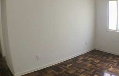 Imagem: O apartamento possui 3 Dormitórios, 1 Banheiro e está localizado