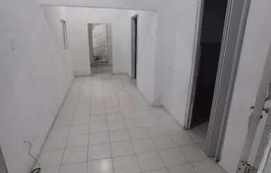 Imagem: A casa possui 2 Dormitórios, 1 Banheiro e está localizado