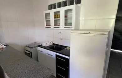 Imagem: A casa possui 1 Dormitório, 1 Banheiro, 1 Vaga na garagem e