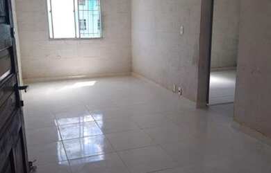 Imagem: A casa possui 1 Dormitório, 1 Banheiro, 1 Vaga na garagem