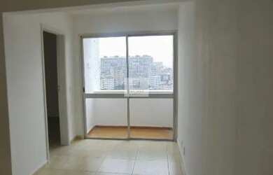 Imagem: O apartamento possui 1 Dormitório, 1 Banheiro, 1 Vaga na garagem