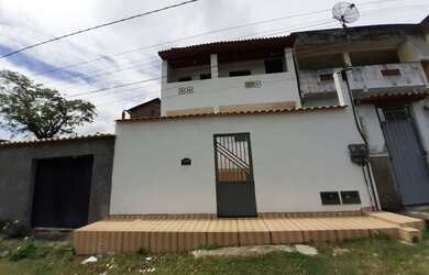 Imagem: A casa possui 4 Dormitórios, 2 Banheiros, 100m² de Área e