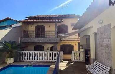 Imagem: A casa em condomínio possui 4 Dormitórios, 3 Banheiros, 4