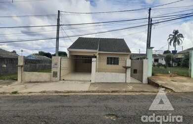 Imagem: A casa possui 2 Dormitórios, 1 Banheiro, 1 Vaga na garagem