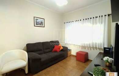 Imagem: A casa possui 2 Dormitórios, 1 Banheiro, 2 Vagas na garagem