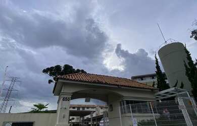 Imagem: O apartamento possui 3 Dormitórios, 1 Banheiro, 1 Vaga na garagem