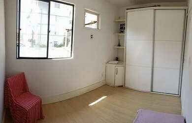 Imagem: A casa em condomínio possui 2 Dormitórios, 2 Banheiros, 2