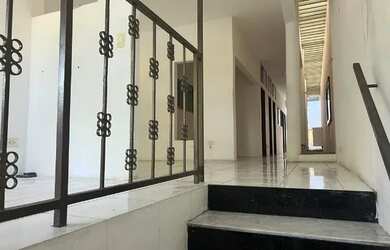 Imagem: O depósito possui 1 Vaga na garagem, 207m² de Área e está