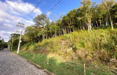 Imagem: O terreno possui 10.670m² de Área e está localizado em Canela