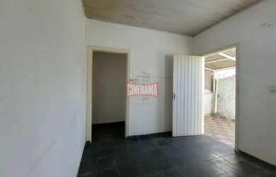 Imagem: A casa possui 1 Dormitório, 1 Banheiro, 40m² de Área e está