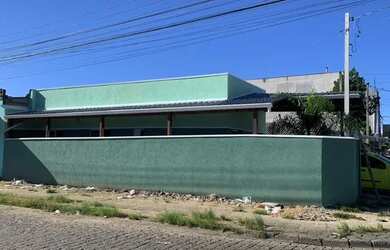 Imagem: A casa possui 2 Dormitórios, 1 Banheiro e 1 Vaga na garagem