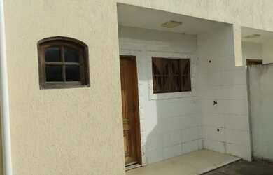 Imagem 3: Vendo 2 casas sobrado. Varanda, 1 Vaga na garageme2 Dormitórios