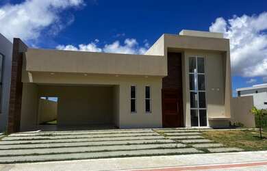 Imagem: A casa em condomínio possui 4 Dormitórios, 2 Banheiros, 2