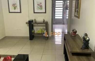 Imagem: A casa possui 2 Dormitórios, 2 Banheiros, 2 Vagas na garagem