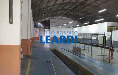 Imagem: O depósito possui 1.836m² de Área e está localizado em