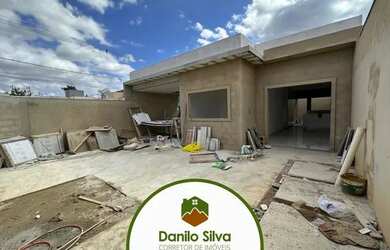 Imagem: A casa possui 3 Dormitórios, 3 Banheiros, 3 Vagas na garagem