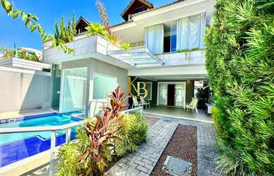 Imagem: A casa em condomínio possui 4 Dormitórios, 4 Banheiros, 2