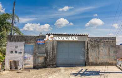 Imagem: A casa possui 2 Dormitórios, 2 Banheiros, 1 Vaga na garagem