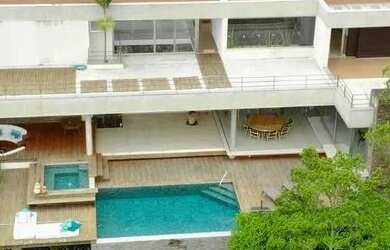 Imagem: A casa em condomínio possui 5 Dormitórios, 5 Banheiros, 5