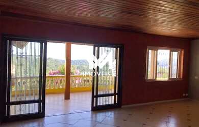 Imagem: A casa possui 2 Dormitórios, 3 Banheiros e 1060m² de Área