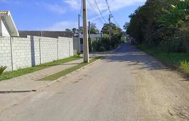 Imagem: O terreno possui 200m² de Área e está localizado em Guaraituba