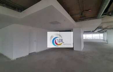 Imagem: O depósito possui 5 Vagas na garagem, 225m² de Área e está