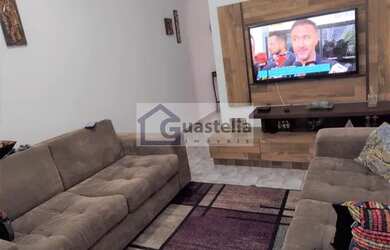 Imagem: A casa possui 3 Dormitórios, 3 Banheiros, 2 Vagas na garagem