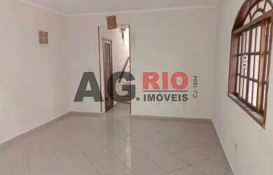 Imagem: A casa em condomínio possui 3 Dormitórios, 3 Banheiros, 1