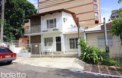 Imagem: O depósito possui 2 Vagas na garagem, 300m² de Área e está