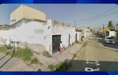 Imagem: A casa possui 1 Dormitório, 1 Banheiro, 240m² de Área e