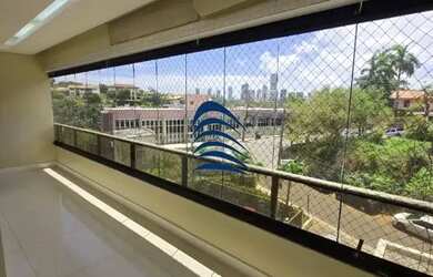 Imagem 10: Apartamento conta com três quartos, três banheiros, duas vagas de garagem,...