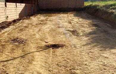 Imagem: O terreno à venda possui e está localizado em Jardim Nair