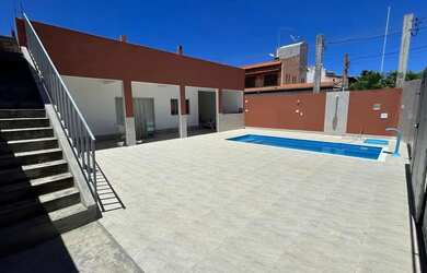 Imagem: A casa em condomínio possui 1 Dormitório, 4 Banheiros, 4 Vagas