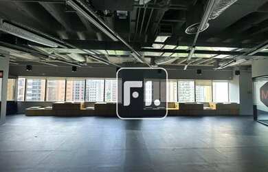 Imagem: O depósito possui 5 Vagas na garagem e 746m² de Área e está