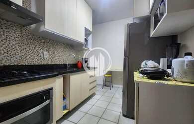 Imagem: A casa possui 3 Dormitórios, 2 Banheiros, 2 Vagas na garagem